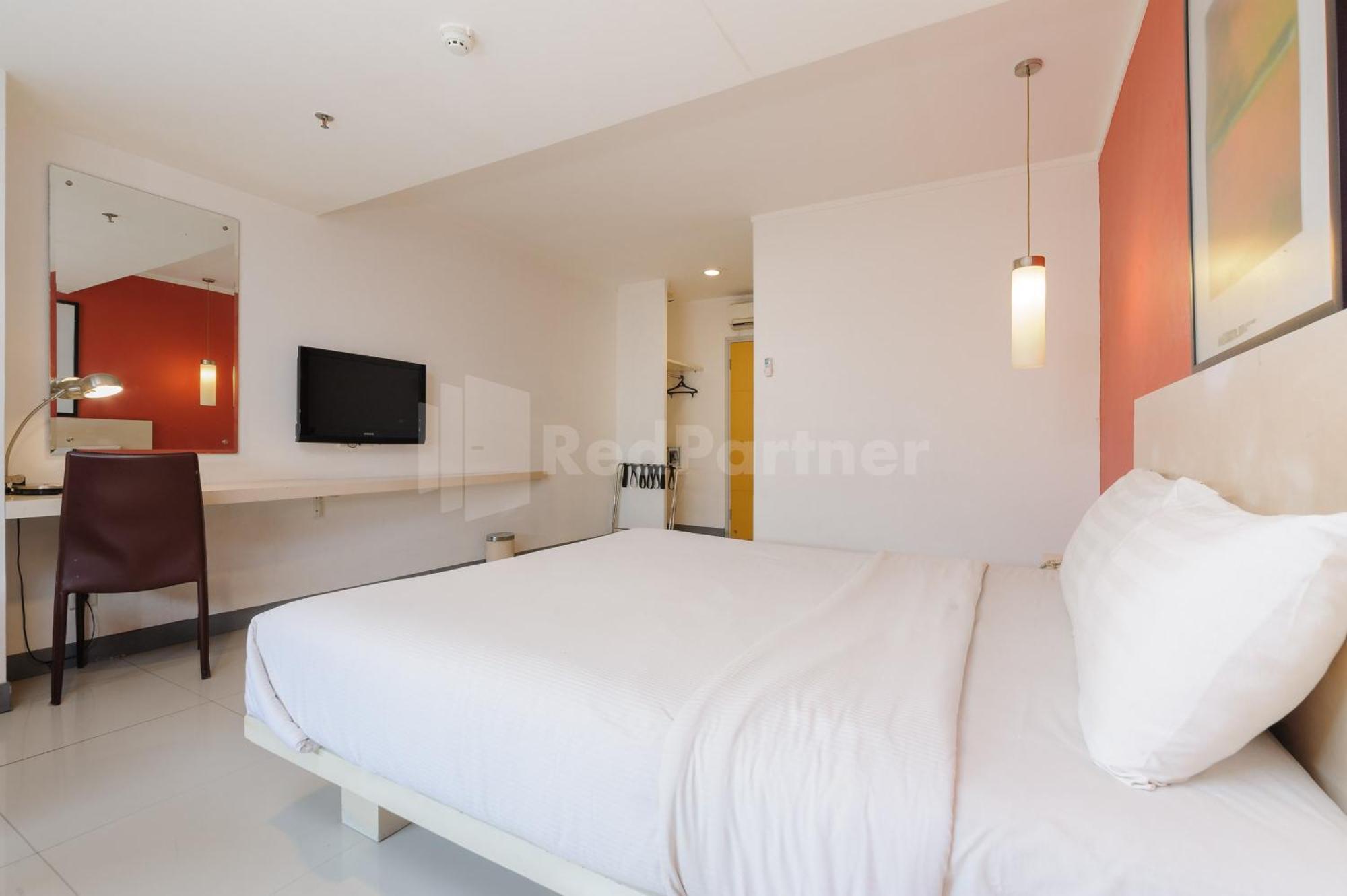 Hotel Metro Near Kota Tua Mitra Reddoorz 3*